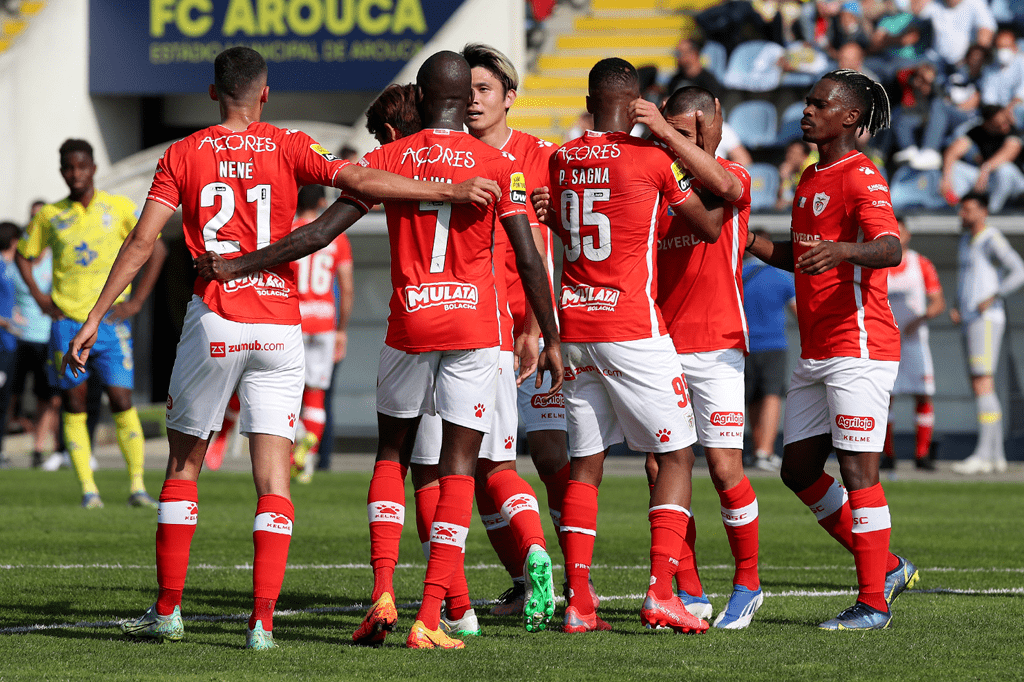 满冠体育-关于赛地聚焦：葡超转会期热度飙升，达拉斯独行侠刷新队史纪录，球迷炸锅，身体对抗强度拉满的信息